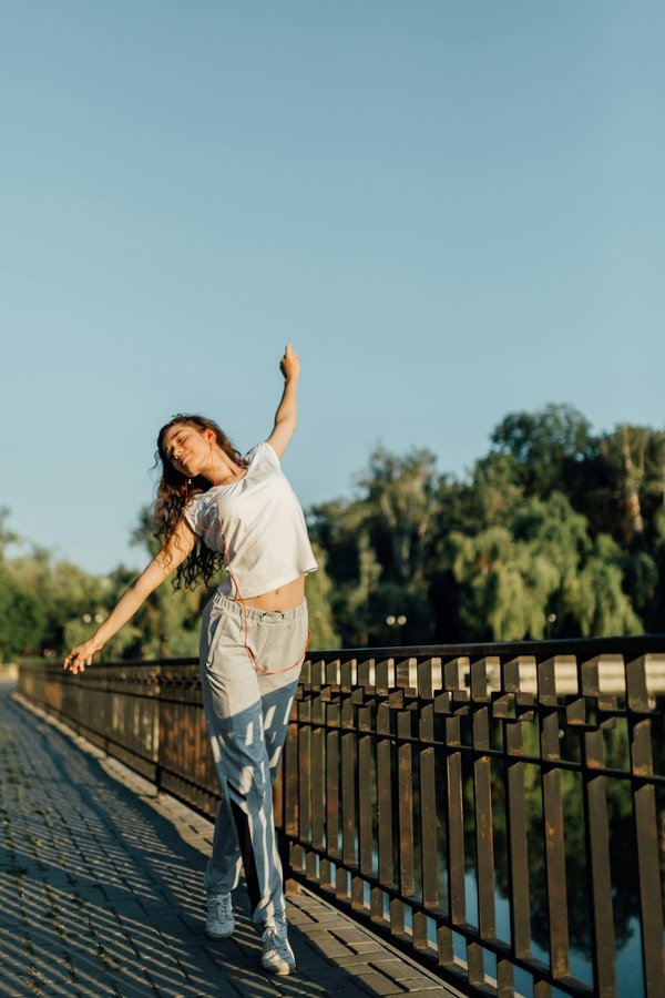 Quelles activités de loisir sont les plus adaptées pour les adultes cherchant à briser la solitude?